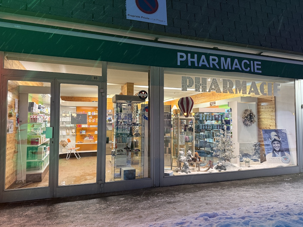 Pharmacie de Montgenèvre adresse et heure d'ouverture