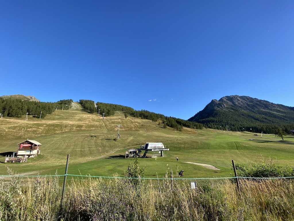 Préparez votre stage de golf à Montgenèvre été