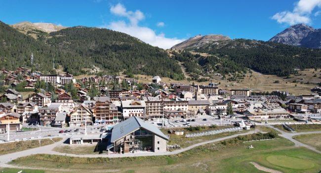 Les plus belles randonnées à Montgenèvre à pied et en VTT : le guide complet pour un séjour inoubliable