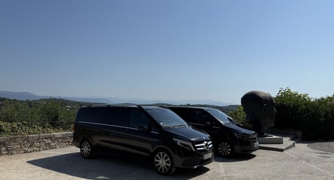 Société du chauffeur en Minivan à Montgenèvre